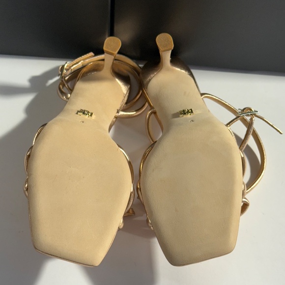 Badgley Mischka Loyalty Ankle Strap Knotted Heel Sandals Size 6 NEW - Picture 9 of 13